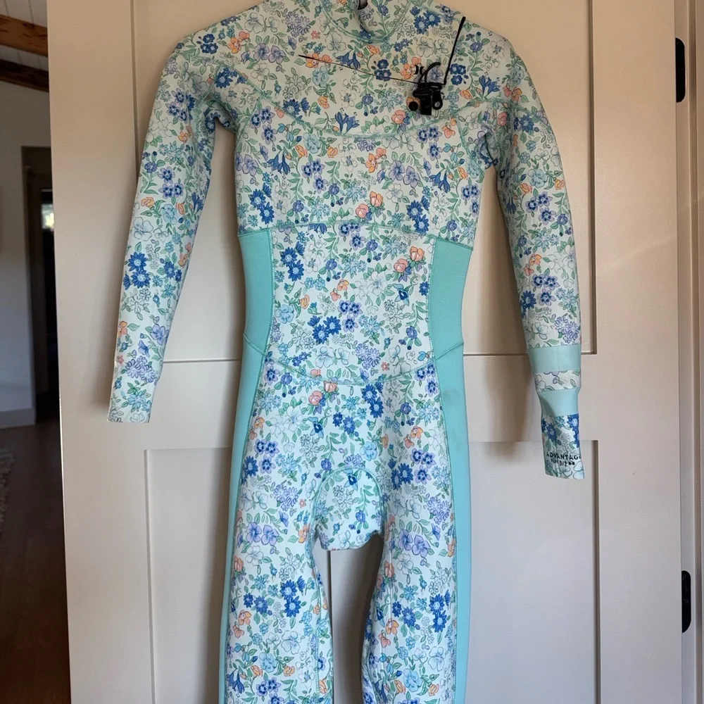 LoveShackFancy X Hurley Women's Blue Floral Full Wetsuit size XS - Picture 7 of 8